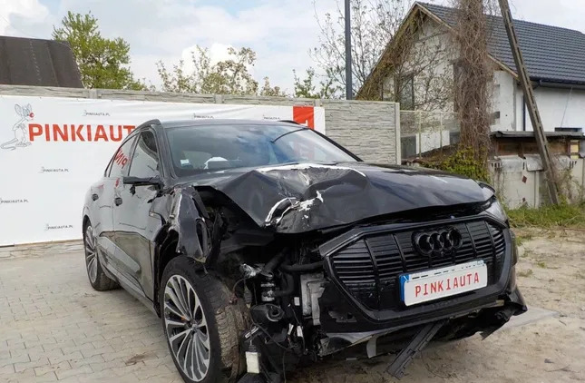 samochody osobowe Audi e-tron cena 101900 przebieg: 34936, rok produkcji 2020 z Miłomłyn